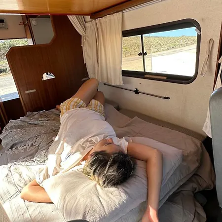 خيمة فخمة Rent A Blue Classics's Campervan Mb 100 For A Trip In Algarve بورتيماو