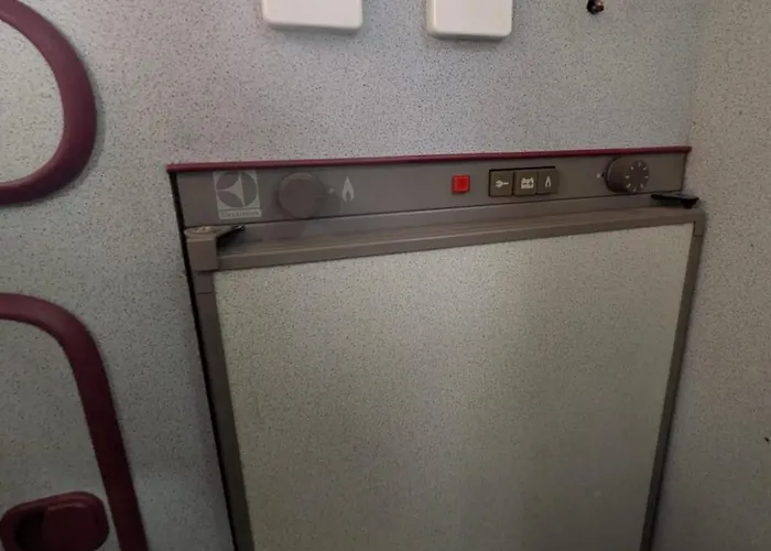 Rent A Blue Classics's Campervan Mb 100 For A Trip In Algarve *