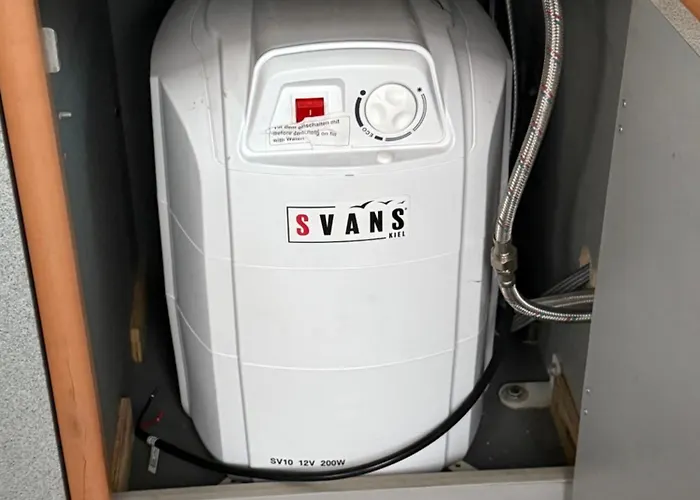 Rent A Blue Classics's Campervan Mb 100 For A Trip In Algarve 럭셔리텐트