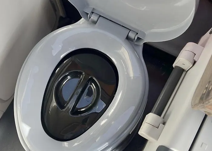 Rent A Blue Classics's Campervan Mb 100 For A Trip In Algarve Lyxtält